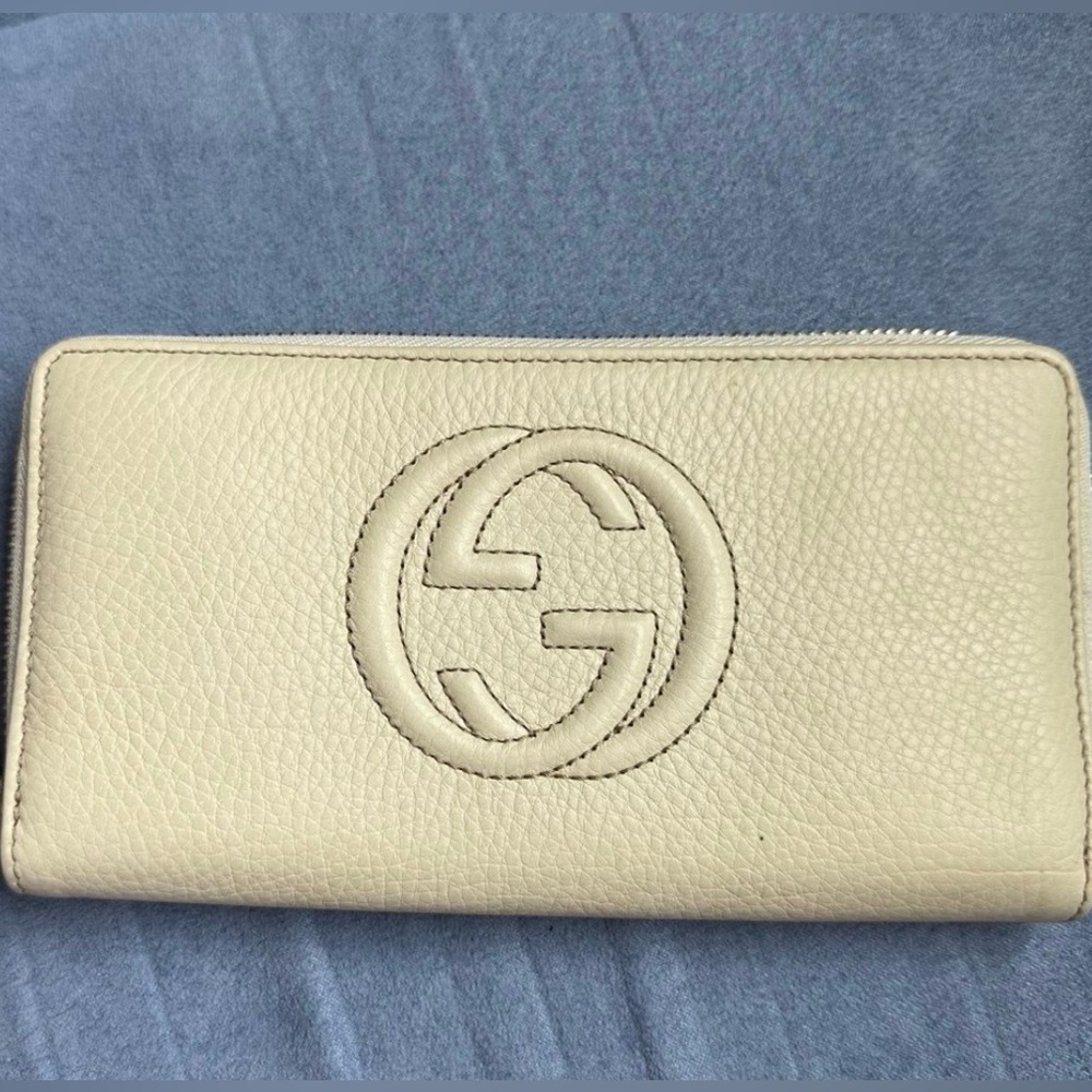 Gucci Interlocking G Zippy Wallet
